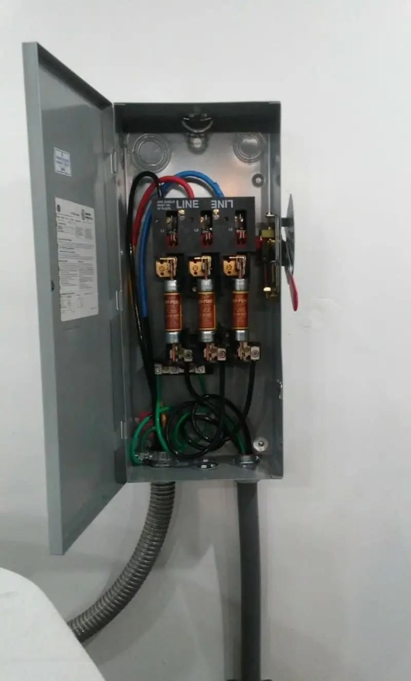 Three-phase disconnect switch installed for Smoke Detector Installation in Sunset